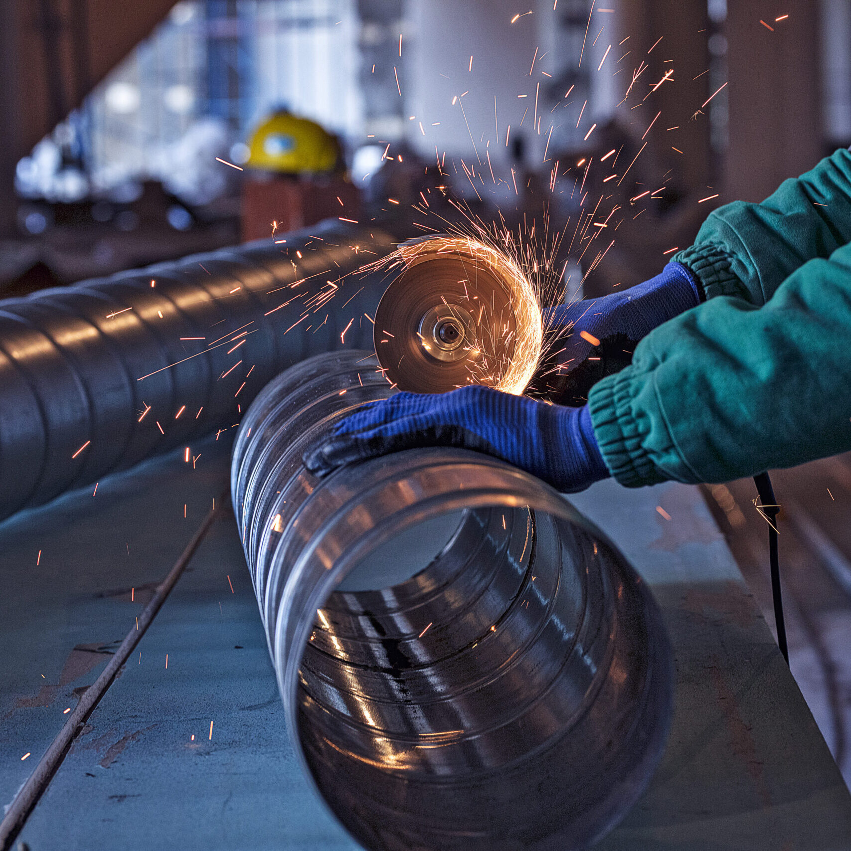 soldadura-por-arco-de-acero-en-obra